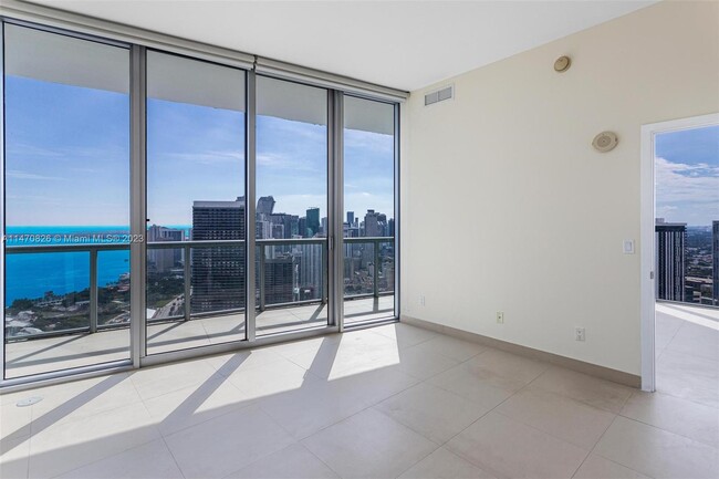 Foto del edificio - 888 Biscayne Blvd
