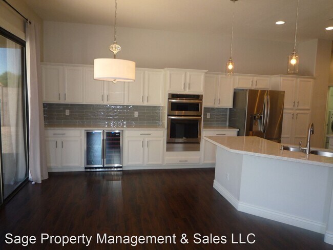Building Photo - 3 br, 2 bath House - 4515 E. Weaver Rd.