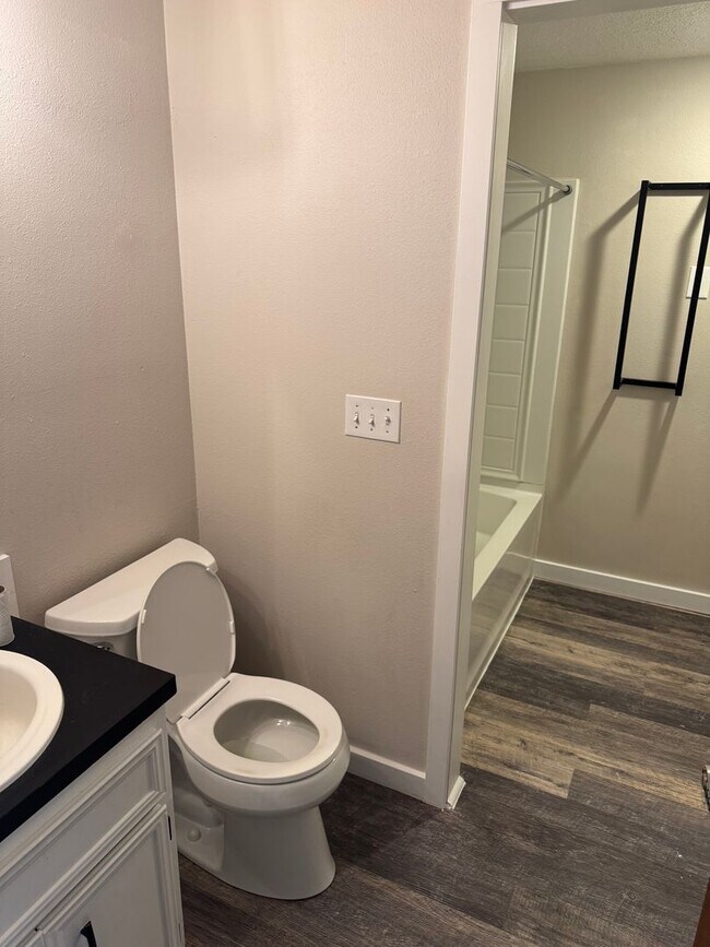 Foto del edificio - 754 Edgemont Way