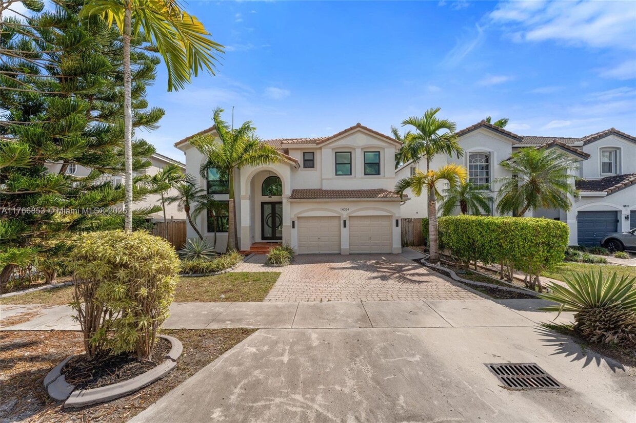 Foto principal - 14024 SW 154th St