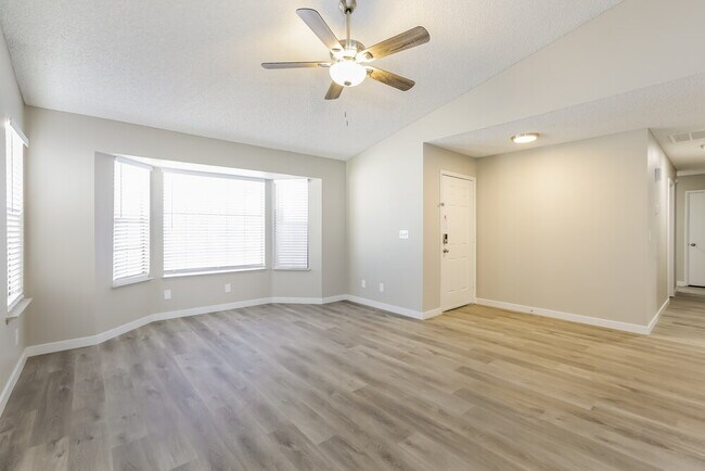 Building Photo - 5600 Shuttle Ct