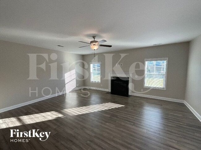 Building Photo - 499 Royal Oak Ln