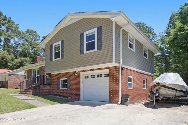 Foto del edificio - 109 Stillbrook Ct