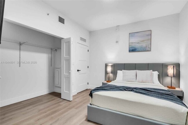 Foto del edificio - 3728 NW 19th Ave