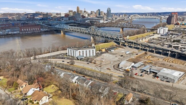 Building Photo - 315 Western Ave