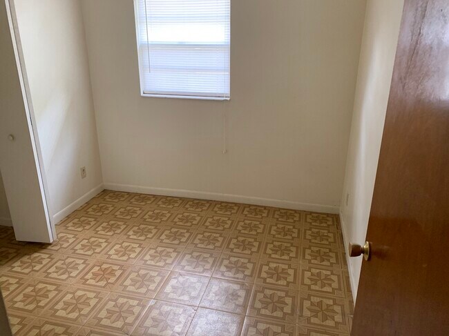 Foto del edificio - 2804 St Johns Ave