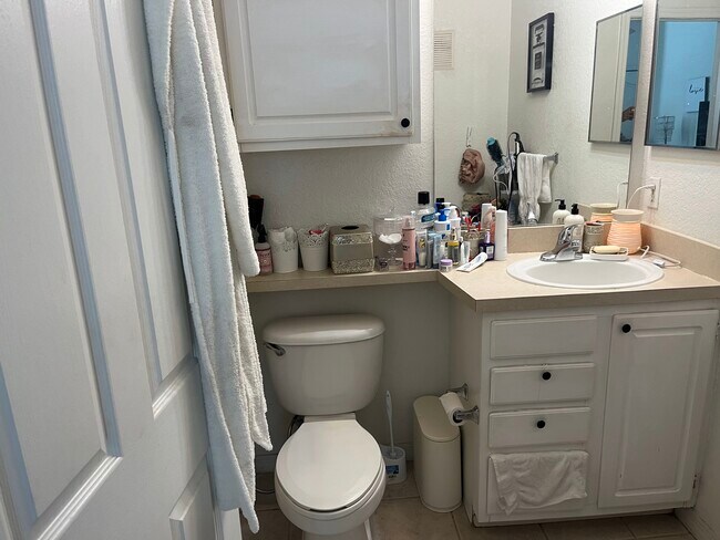 Building Photo - 8915 Legacy Ct