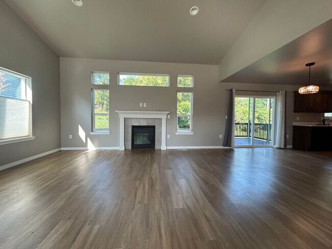 Foto del edificio - $2,550 | 4 Bedroom, 3.5 Bathroom House | C...