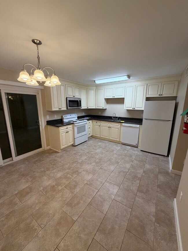 Foto del edificio - 4832 Finch St