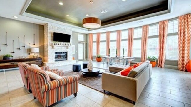 Building Photo - 700 Louis Henna Blvd