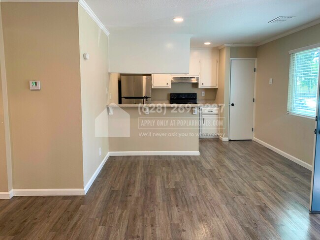 Foto del edificio - 2201 Peppertree Way