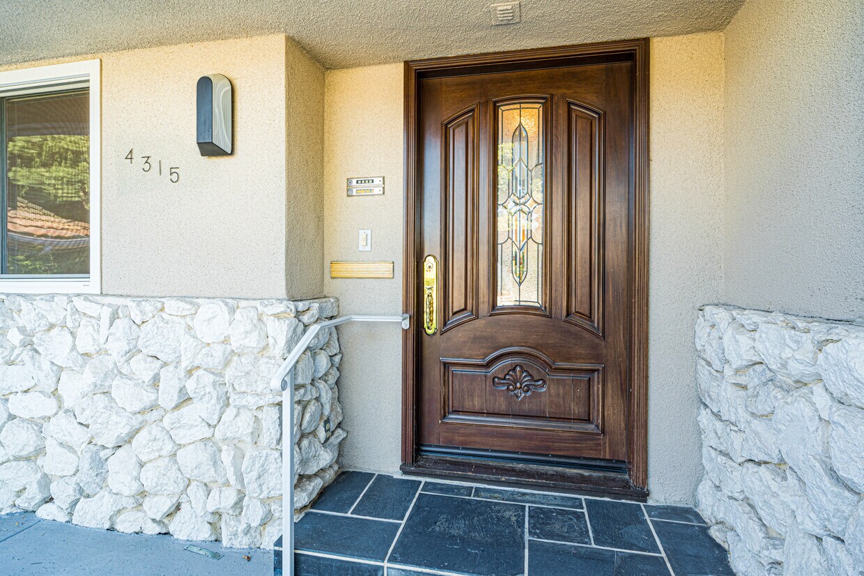 Foto principal - 4315 Clybourn Ave