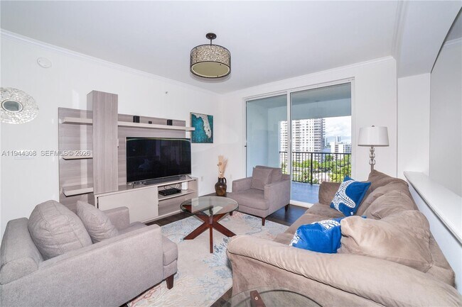 Foto del edificio - 17150 N Bay Rd