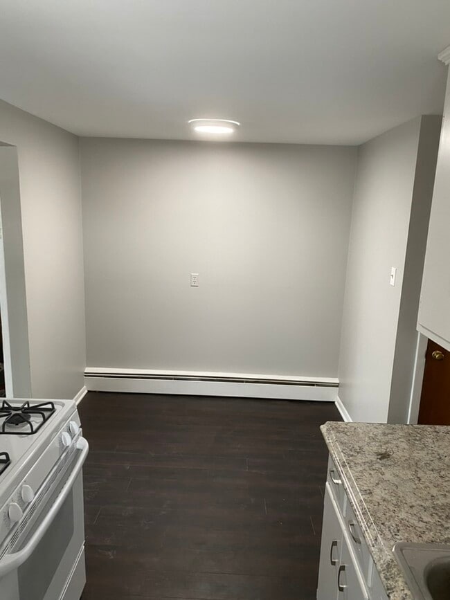 eat in kitchen. - 6062 Transit Rd