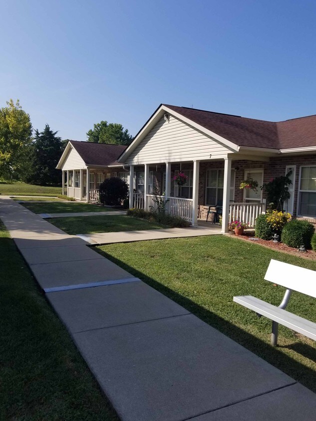 Foto principal - Meadow Woods Apartments