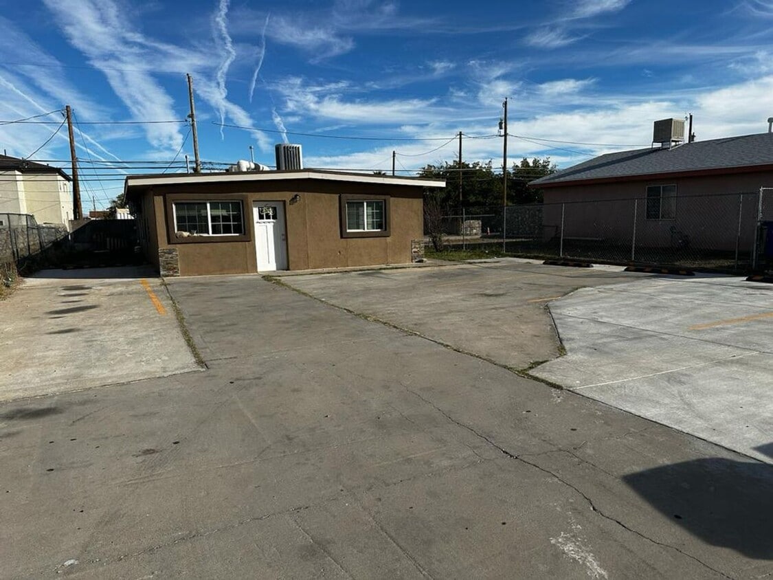 Primary Photo - Two bedroom Apartment in Northeast El Paso!!