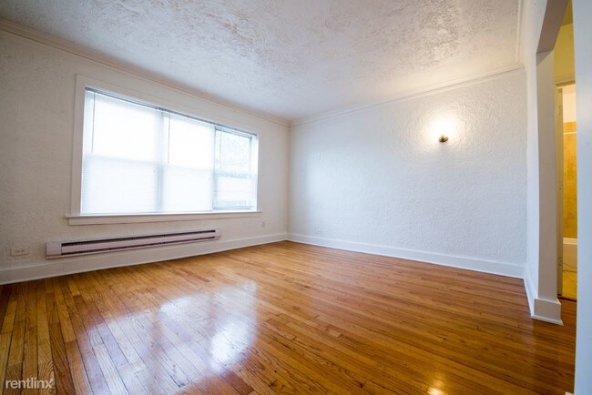 Building Photo - 1 br, 1 bath Apartment - 7905 S Luella Ave