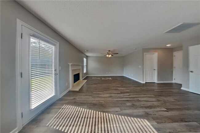 Building Photo - 4022 Rosebud Park Dr