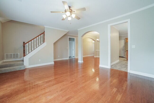 Building Photo - 2875 Liverpool Ln