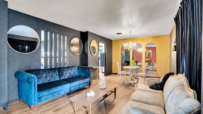 Building Photo - Fully furnished Airbnb with a pool