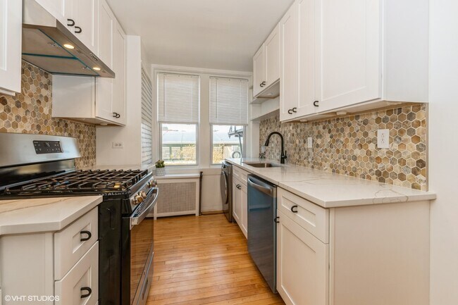 Foto del edificio - 6334 N Sheridan Rd
