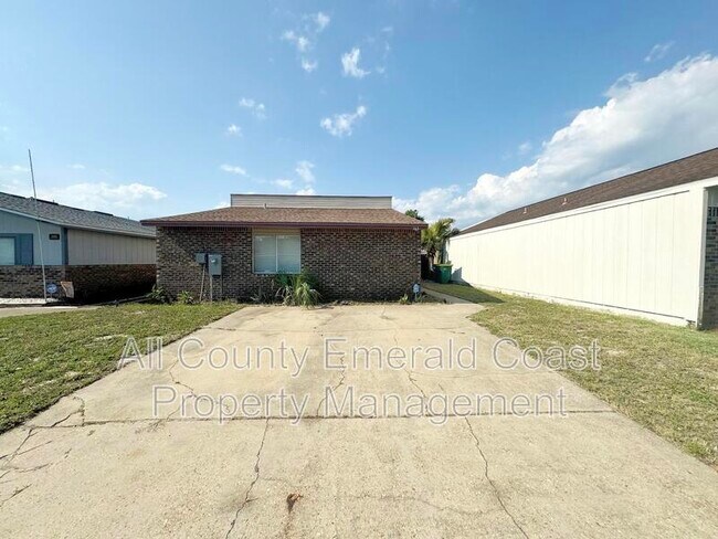 Building Photo - 163 Bent Arrow Dr