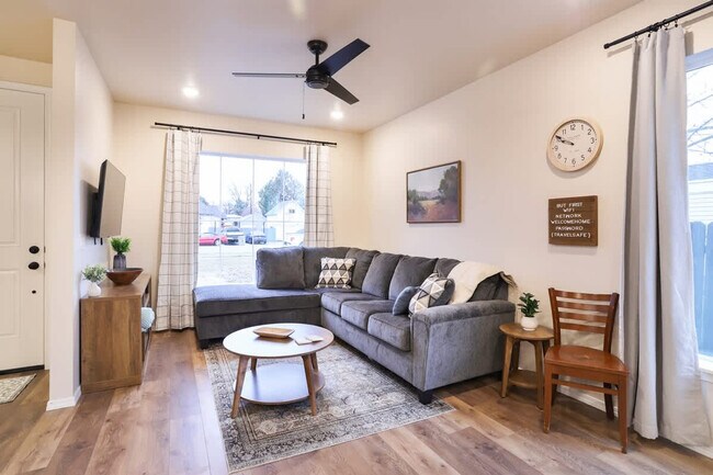 Foto del edificio - 717 E Elgin St