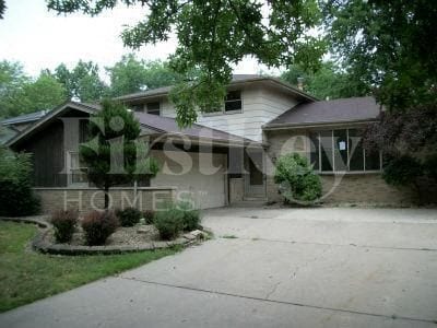 Building Photo - 817 Rose Ln