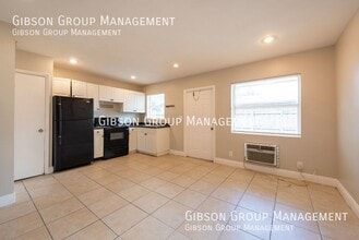 Building Photo - 1808 SW 11th Ct