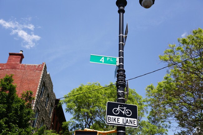 Building Photo - 48 4th Pl