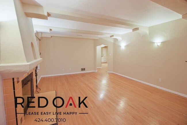 Building Photo - ~2 Weeks FREE~ Phenomenal Three Bedroom wi...
