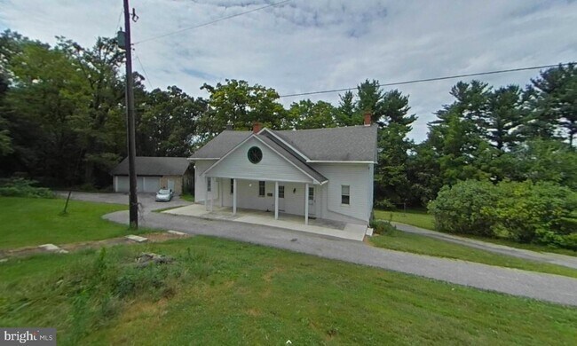 Foto del edificio - 216 Sinking Springs Ln