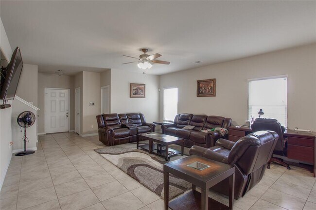 Building Photo - 326 Dusky Thrush Dr