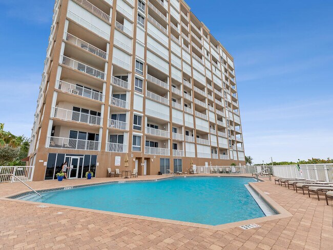 Building Photo - 4180 N Hwy A1A