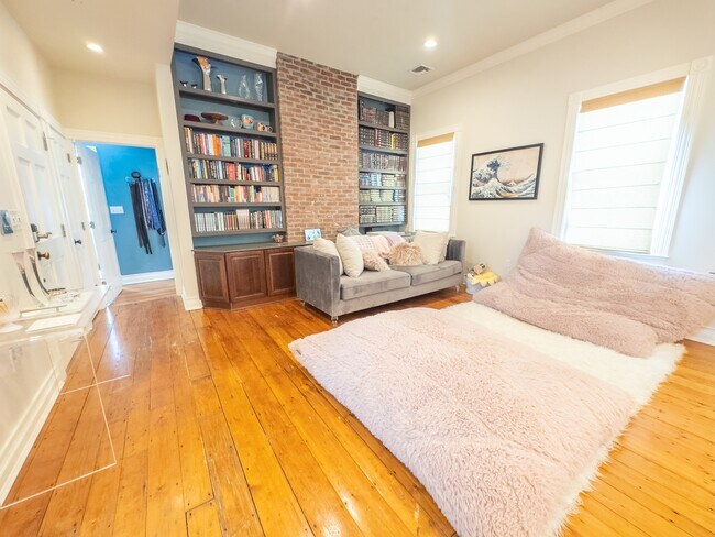 Photo - 589 Franklin St Townhome