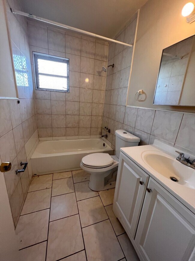 Foto del edificio - 716 SW 7th St