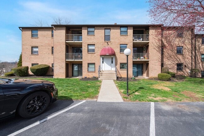 Recently Renovated 2BR Condo in Sought-After Goshen Valley - Recently Renovated 2BR Condo in Sought-After Goshen Valley