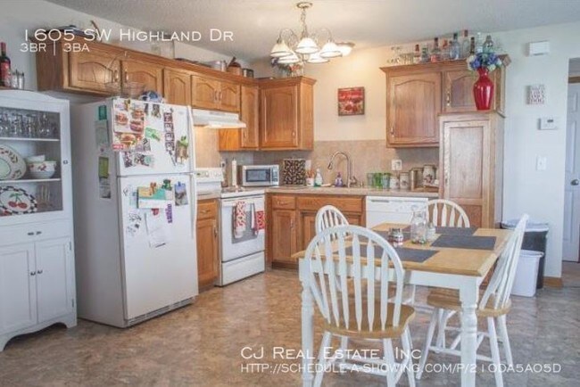 Foto del edificio - 1605 SW Highland Dr