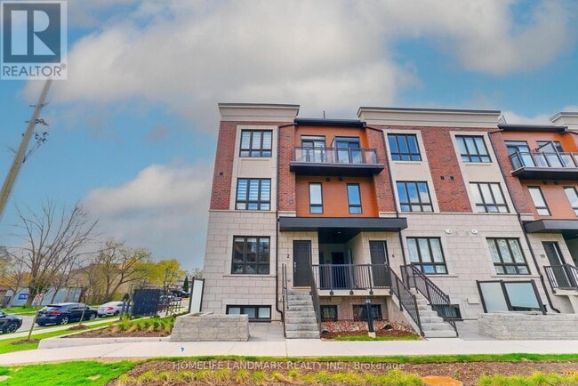 Building Photo - 4015 Hickory Dr