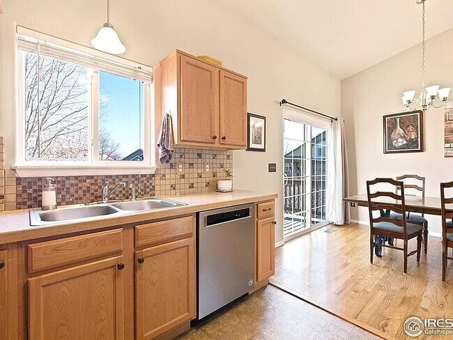 Foto del edificio - 246 Snow Goose Ave