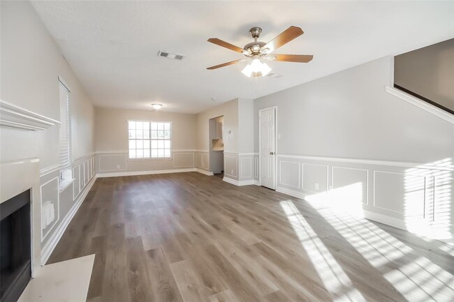 Building Photo - 14502 Lone Willow Ln