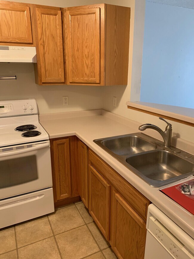 204 Locust St Unit 204, Monticello, MN 55362 Condo for Rent in