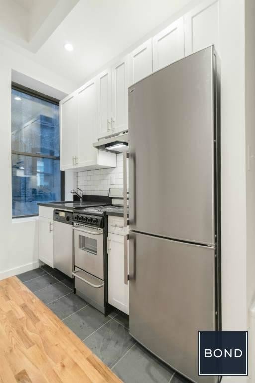 Primary Photo - 441 W 51st St