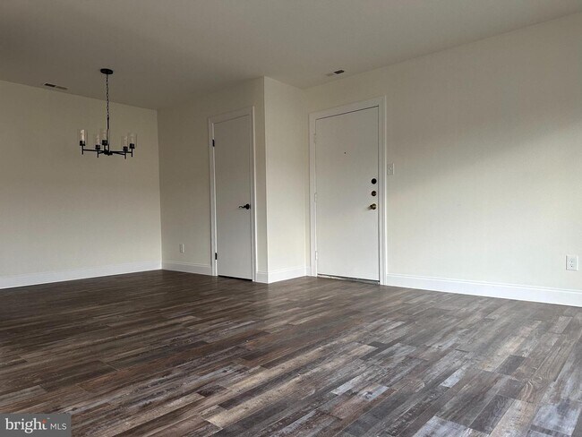 Building Photo - 1706 Woodhollow Dr