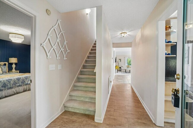 Foto del edificio - 104 Highview Ln
