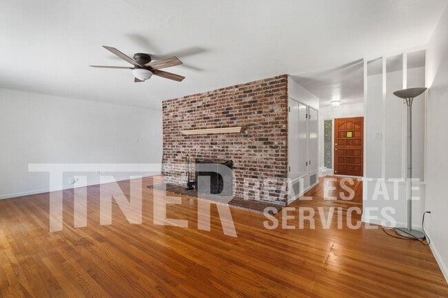 Photo - 9136 Cecile Way House