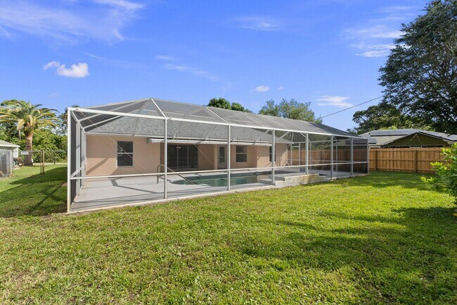 Foto del edificio - 2466 SE Renick Ave