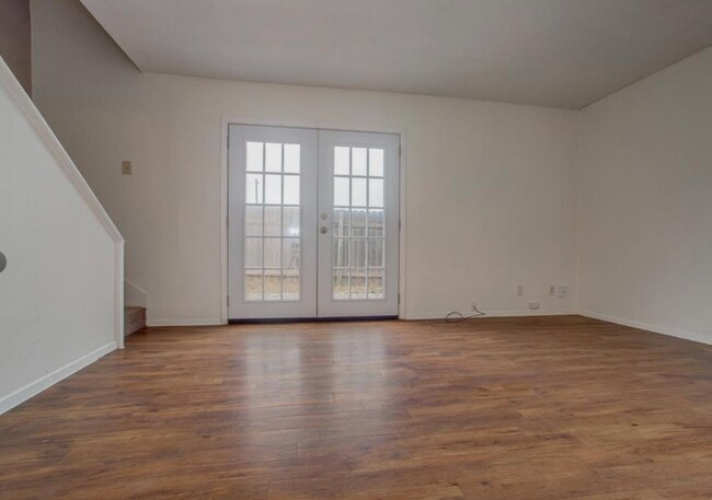 Building Photo - 2501 Mission Hill Dr