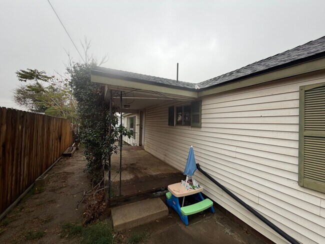 Foto del edificio - 2 bed 1 bath in Taft!