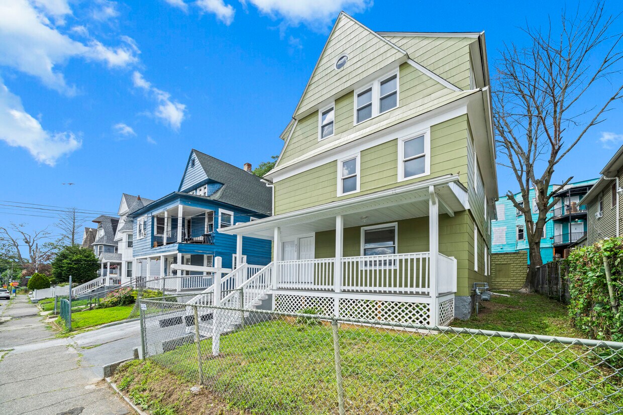 Foto principal - 220 Hillside Ave
